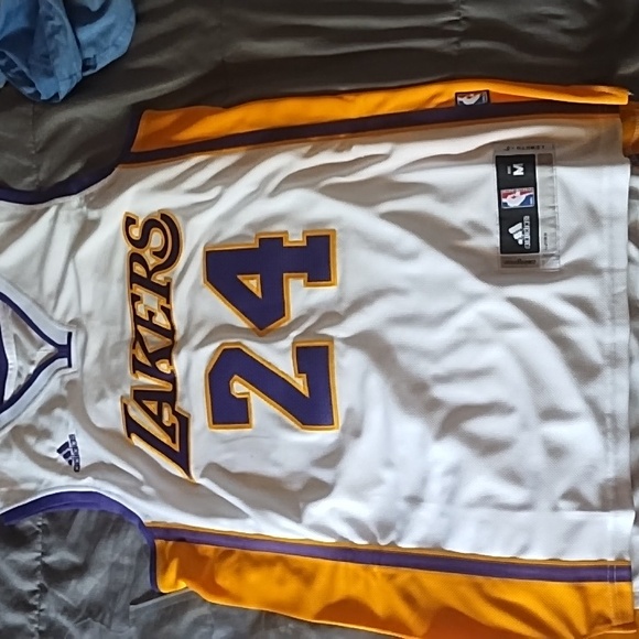 Kobe Bryant veteran number 24 Lakers jersey size medium - Picture 2 of 3